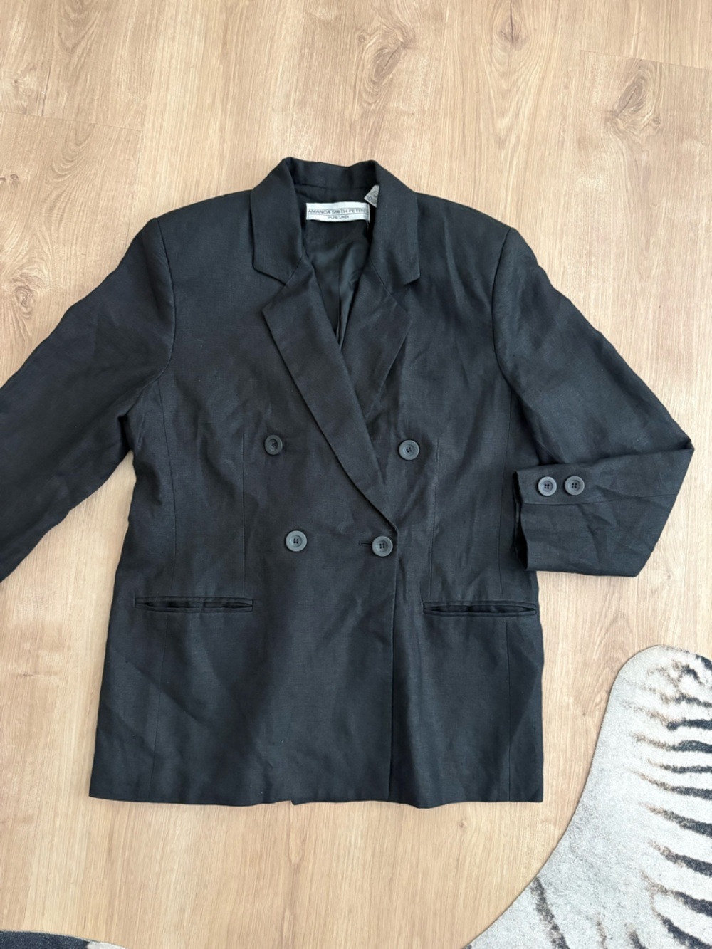 Vtg women’s linen Black Double-Breasted Blazer
